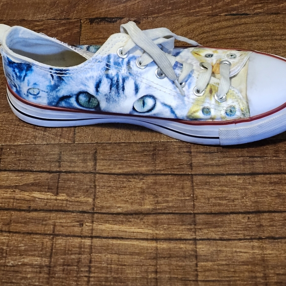 Hot Topic Multicolor Cat Print Sneakers - Picture 5 of 7